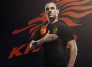 开云下载-当德罗赞在欧冠半决赛之夜疯狂输出，这可能是我见过最离谱的篮球跨界